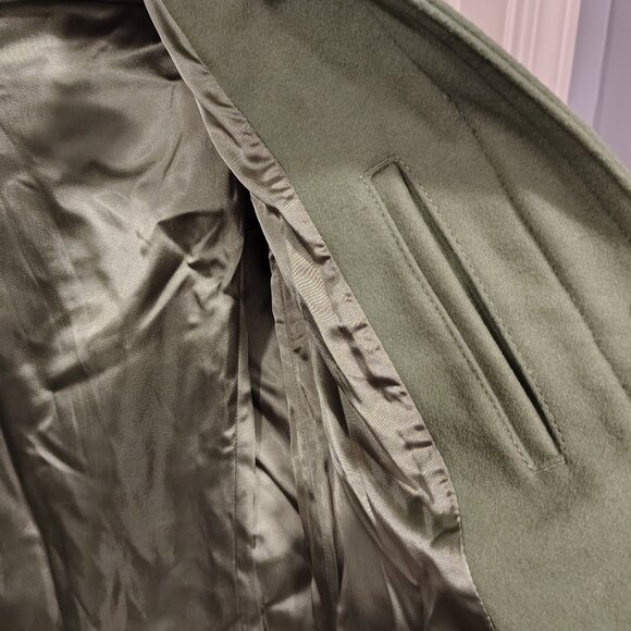GAP Olive Green Cropped Style Wool Blend Horn Button Toggle Coat Jacket - Picture 3 of 8